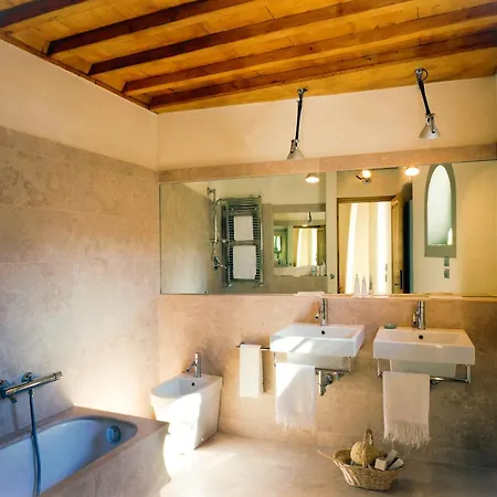 Exclusive Borgo In Tuscany *