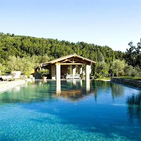 Exclusive Borgo In Tuscany Villa